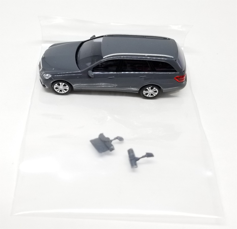 Illustration for article titled Surprise Saturday: Busch HO Scale Mercedes-Benz E-Class Wagon